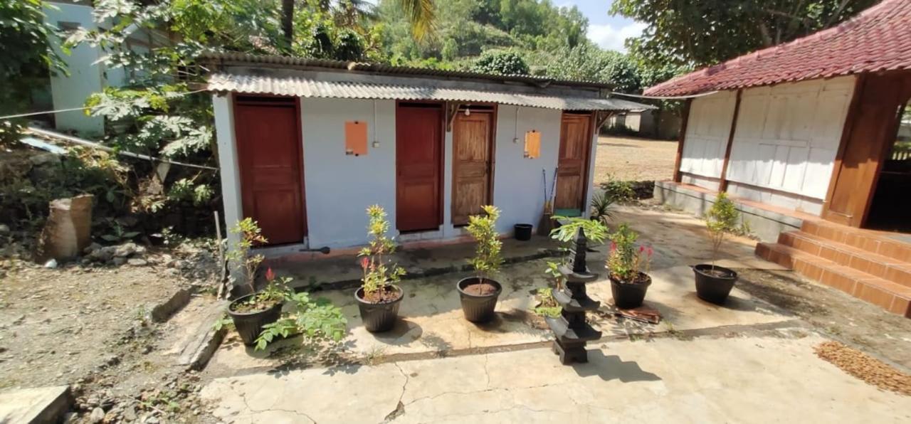 Hotel Limasan Mbah Darmo Tepus Exterior foto